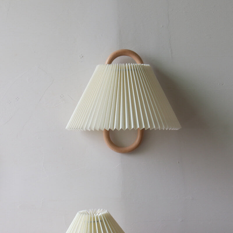 Wall Sconce Light Fixture in Solid Wood – Elegant Half-Moon Design for Cozy Ambiance 2