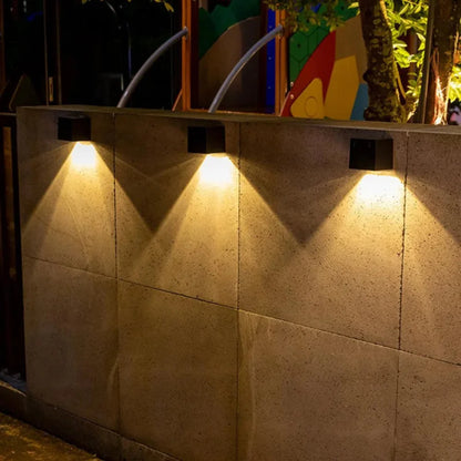 SolarGlow - Solarbetriebene LED-Außenwandleuchte