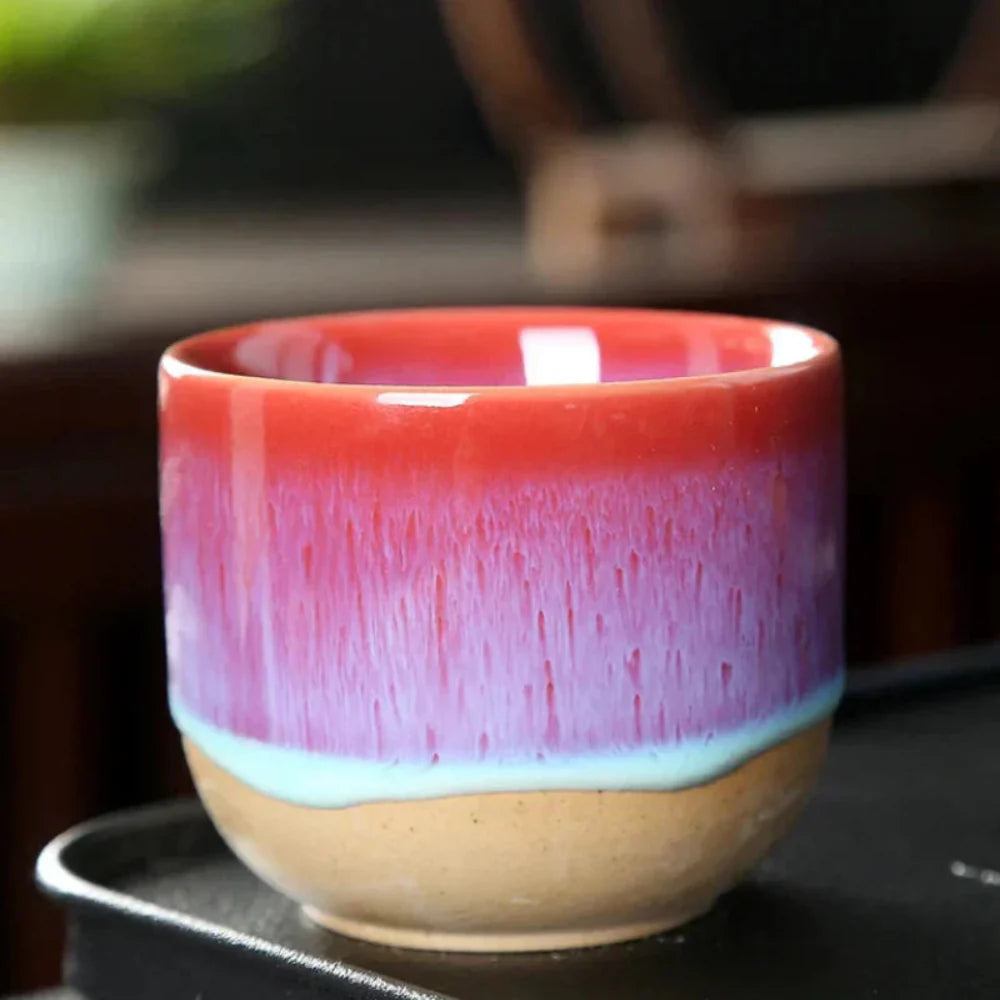 Teetasse mit Farbtropfen-Muster - Elegantes Keramik-Design