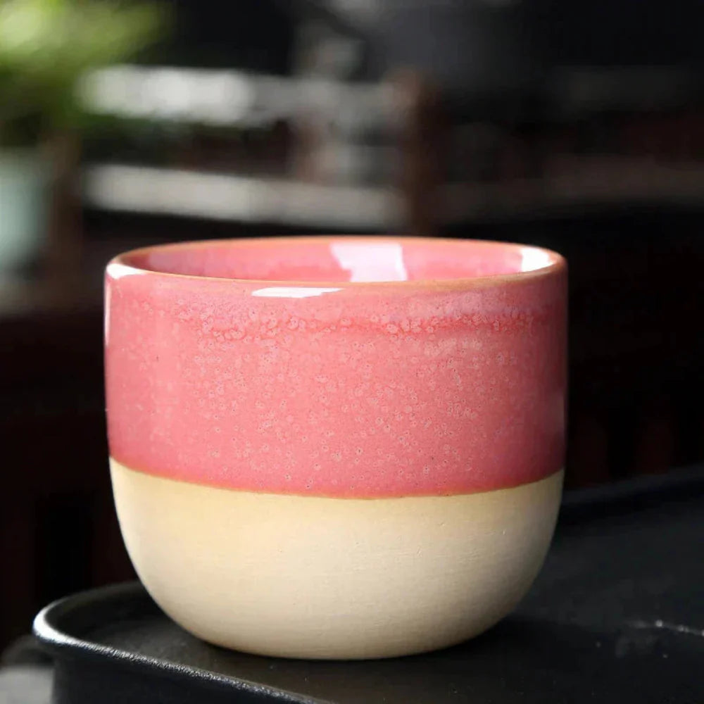 Teetasse mit Farbtropfen-Muster - Elegantes Keramik-Design