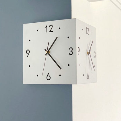 Twinora - Doppelseitige Wanduhr