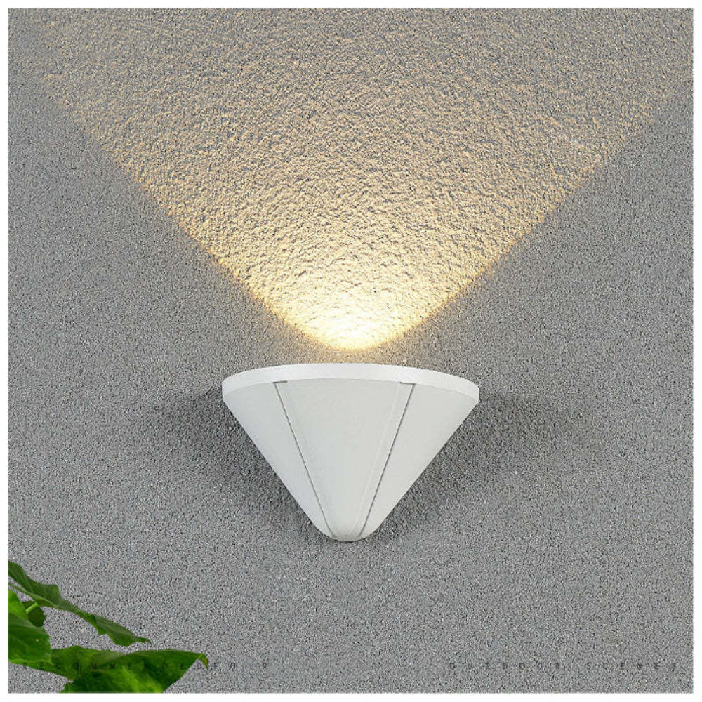 Zyra - Minimalistische LED-Wand für den Außenbereich