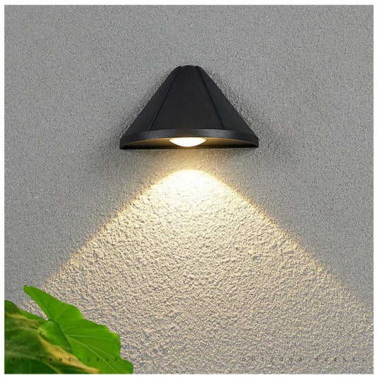 Zyra - Minimalistische LED-Wand für den Außenbereich