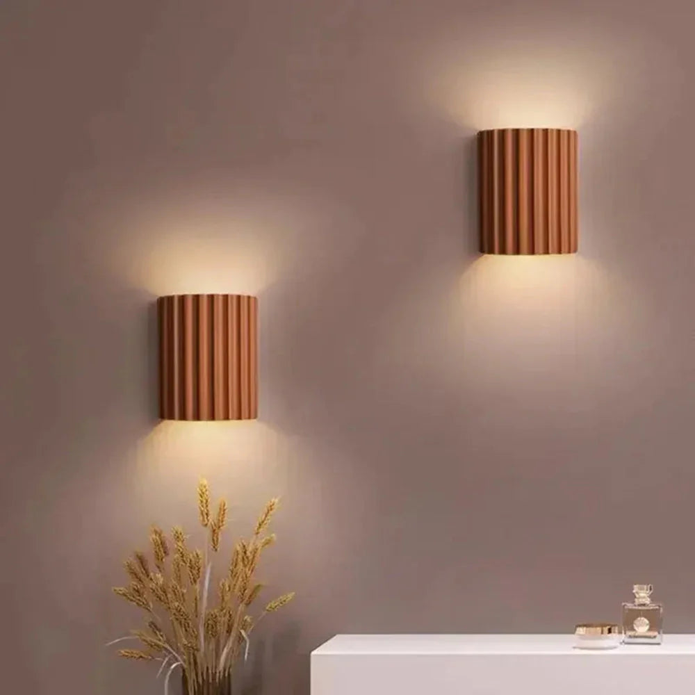 Modern Minimalist Wall Light with Colorful Accents – Elegant Aluminum Design 4